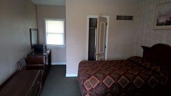 Colonial Motel Marshalltown Exterior photo