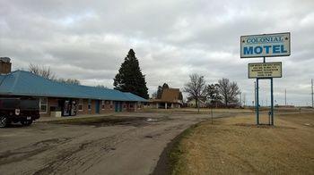 Colonial Motel Marshalltown Exterior photo