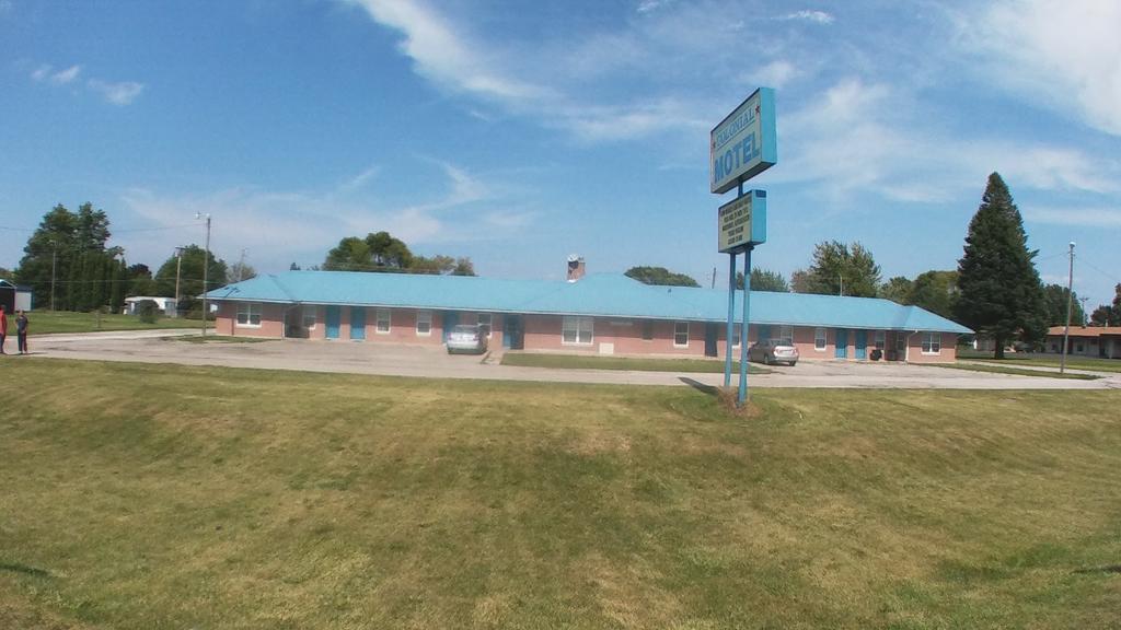 Colonial Motel Marshalltown Exterior photo